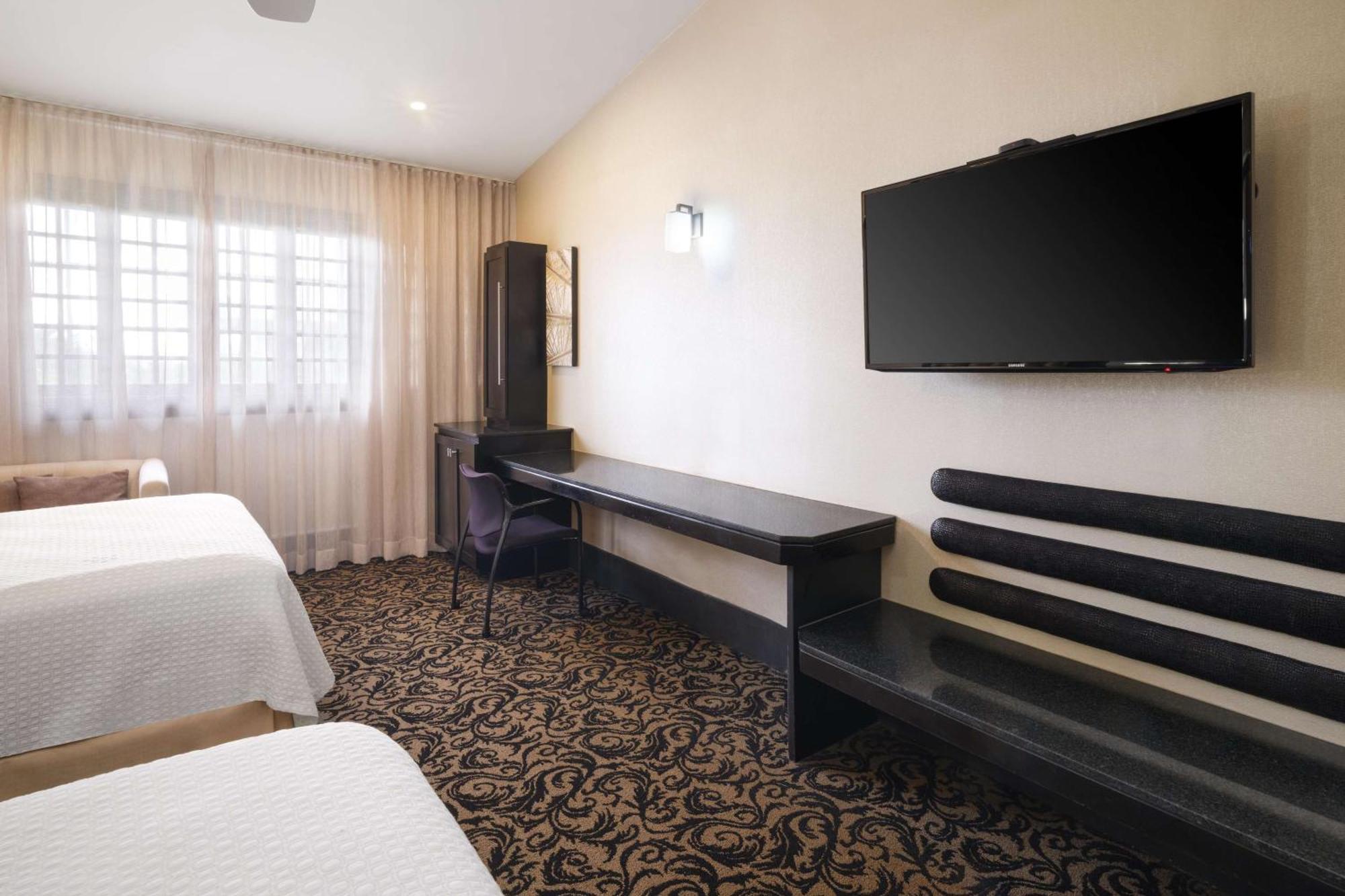 Suite Two Double Beds Walk Shower Non-Smoking,1697920252:JPEG