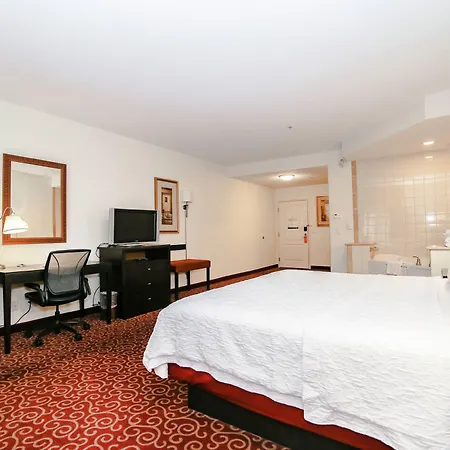 Hampton Inn Kingston-2